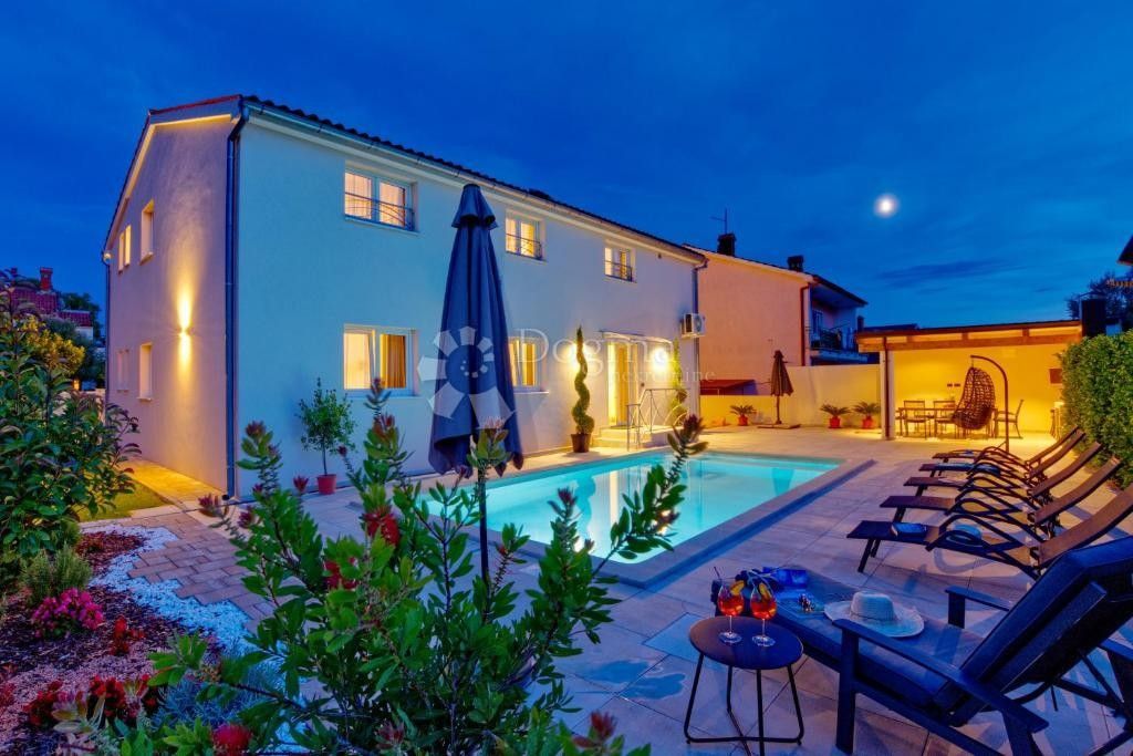 Maison de luxe à vendre à Pula, 985 000 €, Photo 1