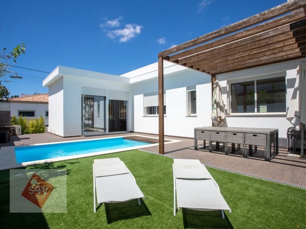 Maison de luxe à vendre à Seixal, 949 000 €, Photo 1