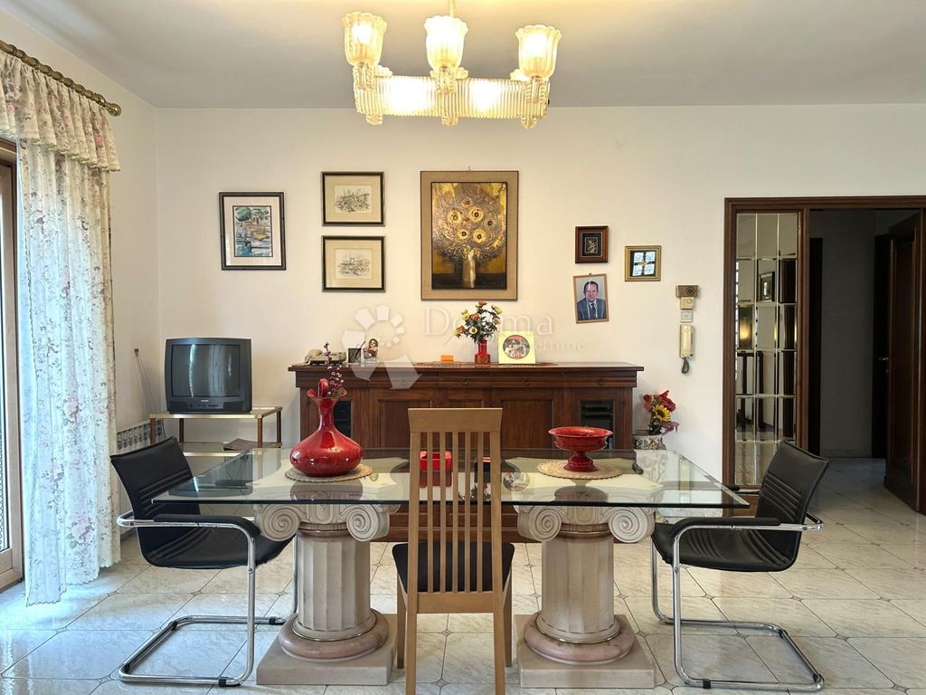 Luxury Apartment for sale in Rijeka, 450 000 €, Photo 2