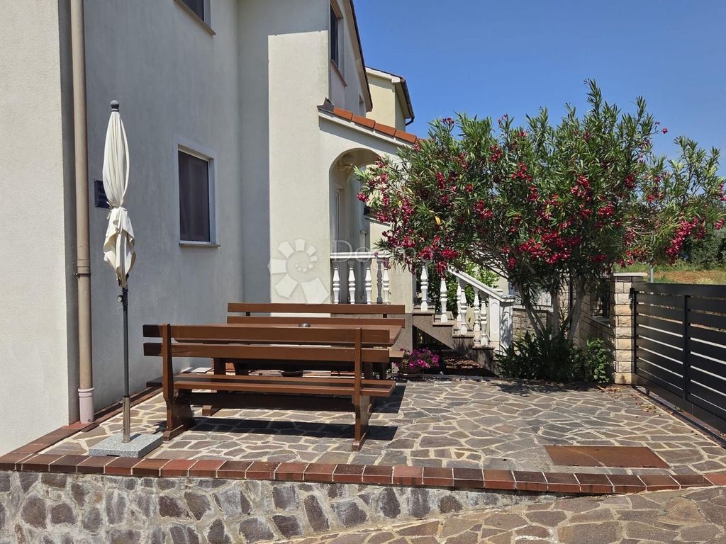 Maison de luxe à vendre à Pula, 0 €, Photo 2