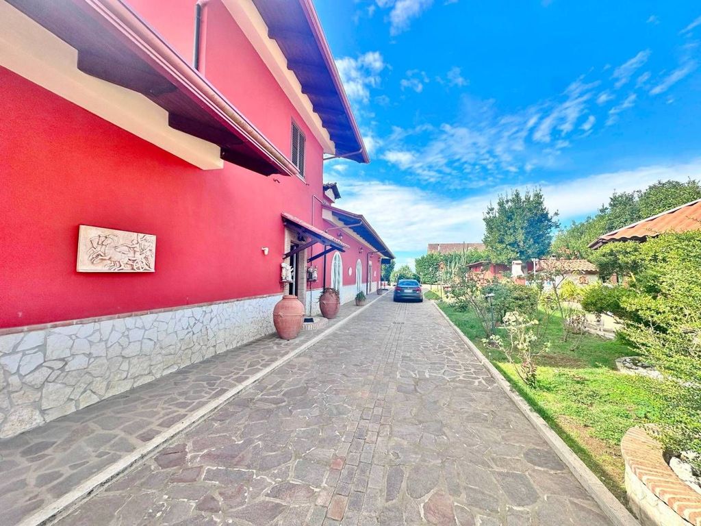 Maison de luxe à vendre à Rome, 1 300 000 €, Photo 3
