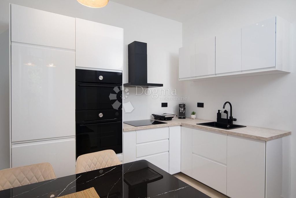 Appartement de luxe à vendre à Pula, 490 000 €, Photo 3
