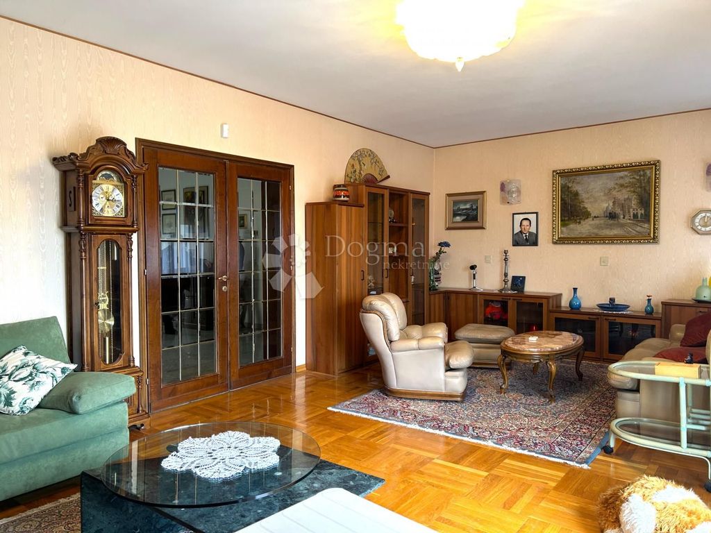 Luxury Apartment for sale in Rijeka, 450 000 €, Photo 4