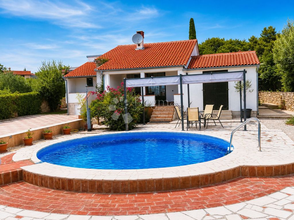 Maison de luxe à vendre à Pula, 470 000 €, Photo 4