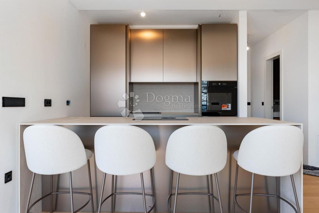 Luxury Apartment for sale in Rijeka, 540 000 €, Photo 5