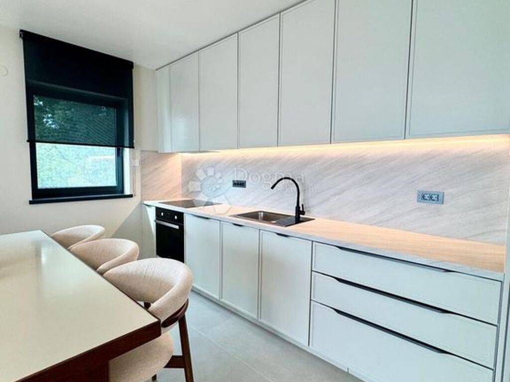 Luxury Apartment for sale in Rijeka, 700 000 €, Photo 5