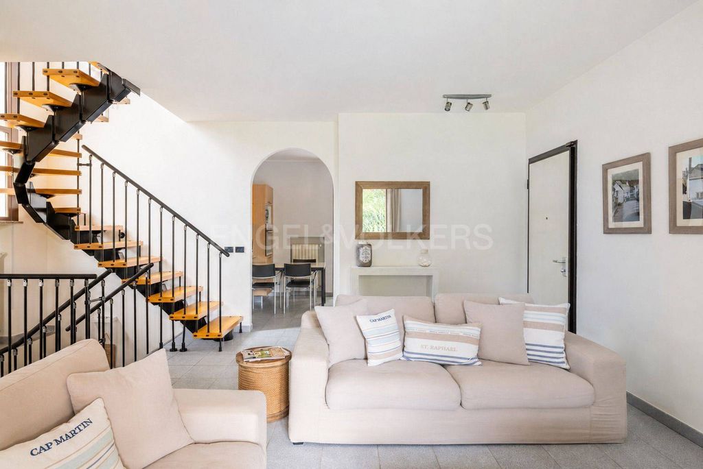 Luxury House for sale in Monvalle, 480 000 €, Photo 5