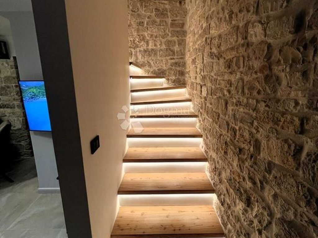 Luxury Apartment for sale in Pula, 550 000 €, Photo 6