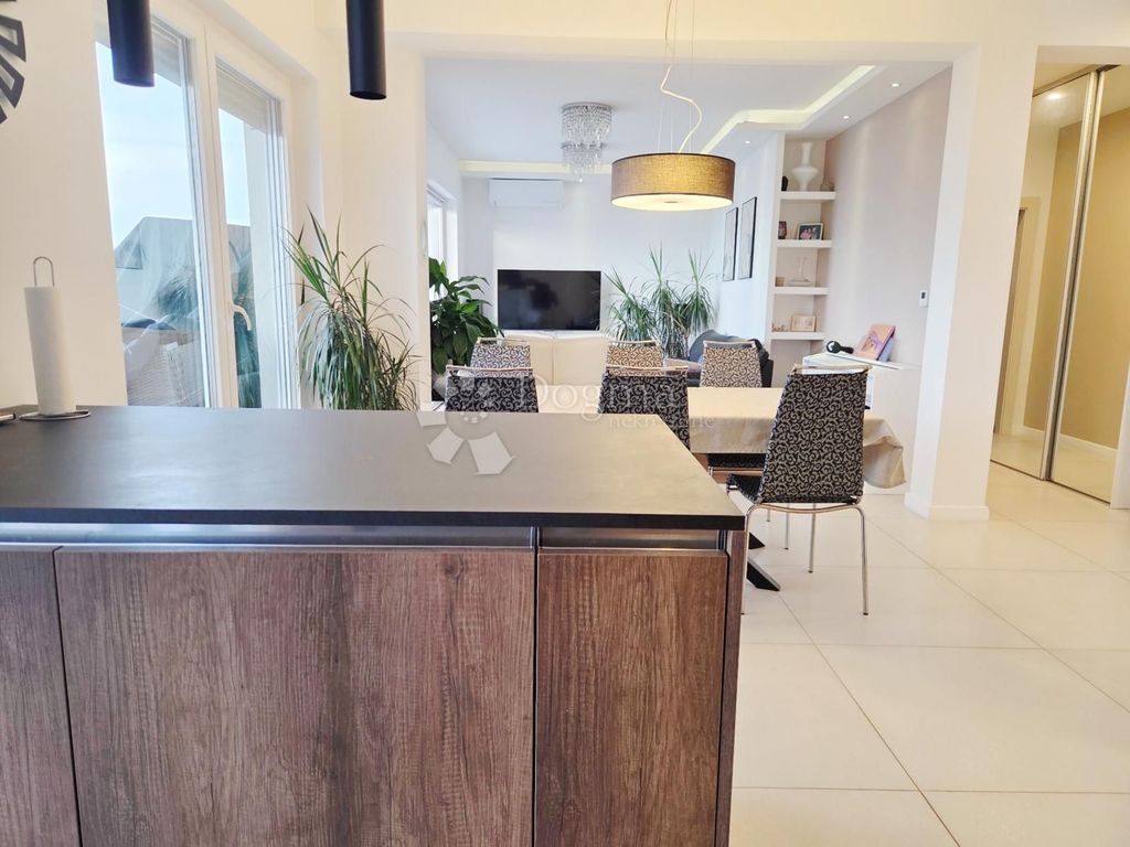 Luxury Apartment for sale in Rijeka, 490 000 €, Photo 7
