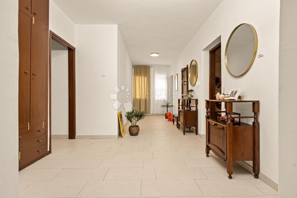 Luxury Apartment for sale in Pula, 465 000 €, Photo 7
