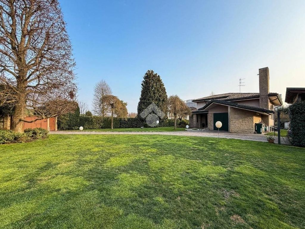 Luxury House for sale in Vigonovo, 750 000 €, Photo 1