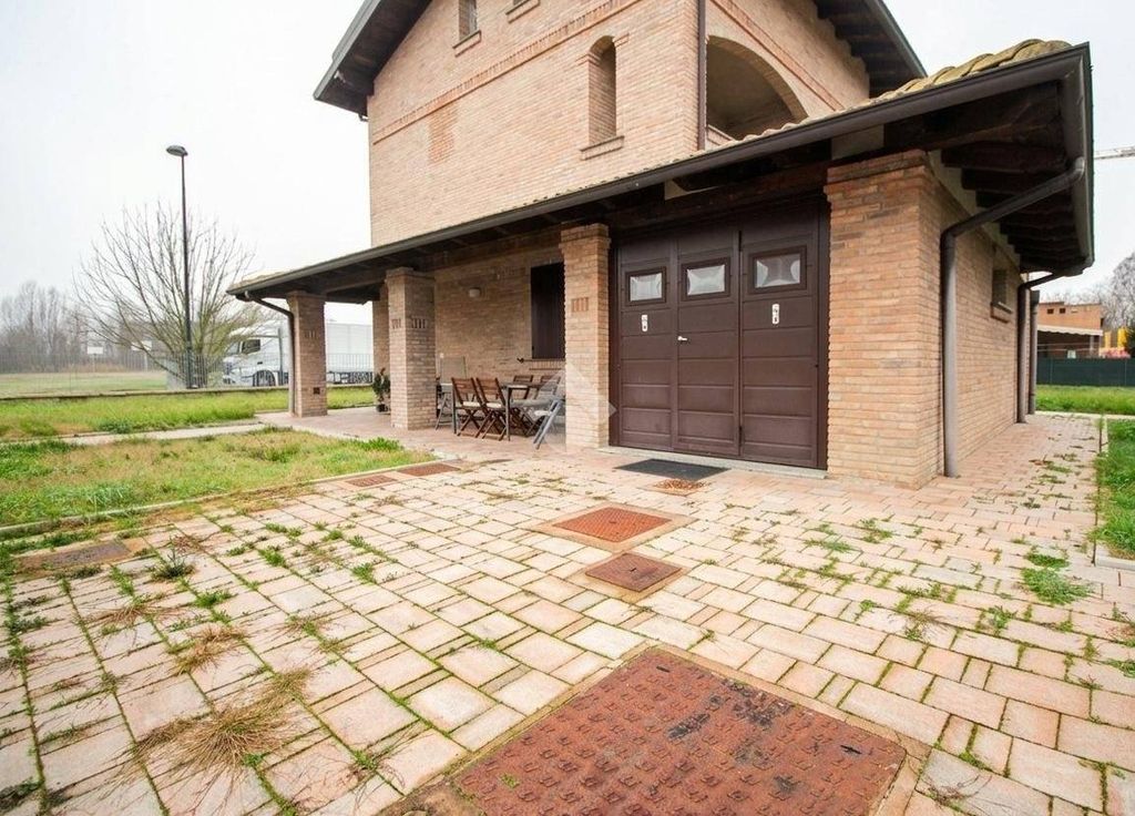 Luxury House for sale in Bentivoglio, 800 000 €, Photo 1