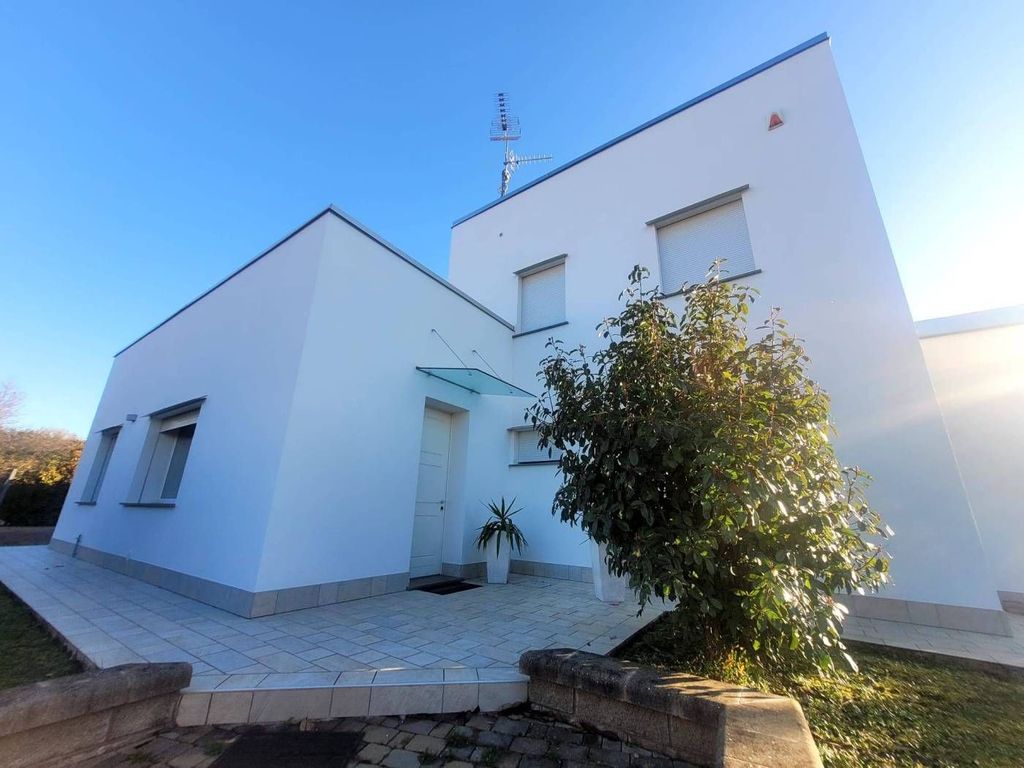 Luxury House for sale in Podenzano, 550 000 €, Photo 1