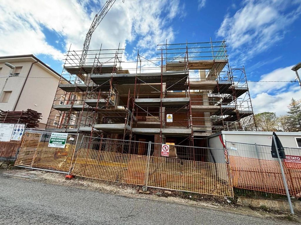 Maison de luxe à vendre à San Severino Marche, 700 000 €, Photo 1