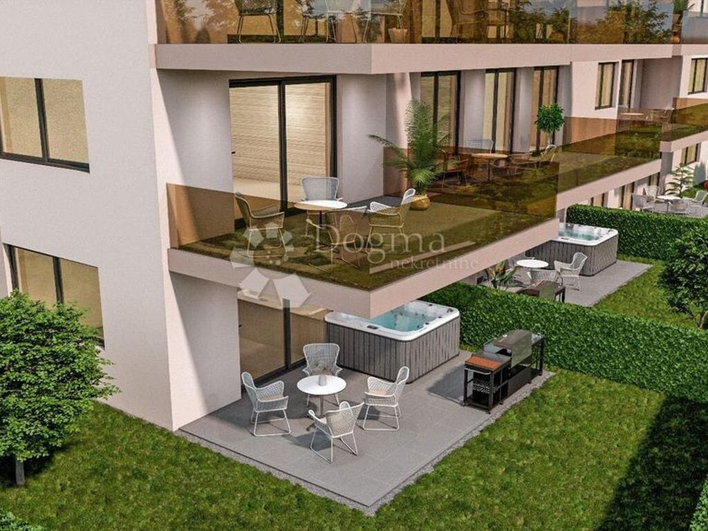 Luxury Apartment for sale in Porec, 520 850 €, Photo 1