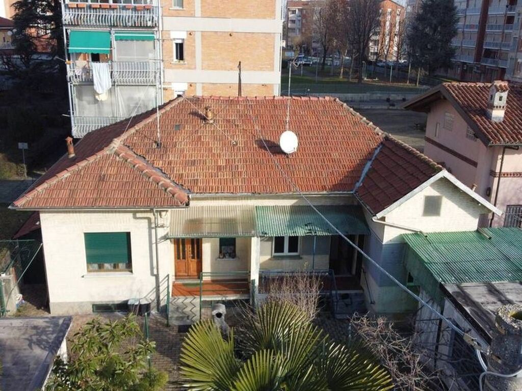 Luxury House for sale in Grugliasco, 490 000 €, Photo 1