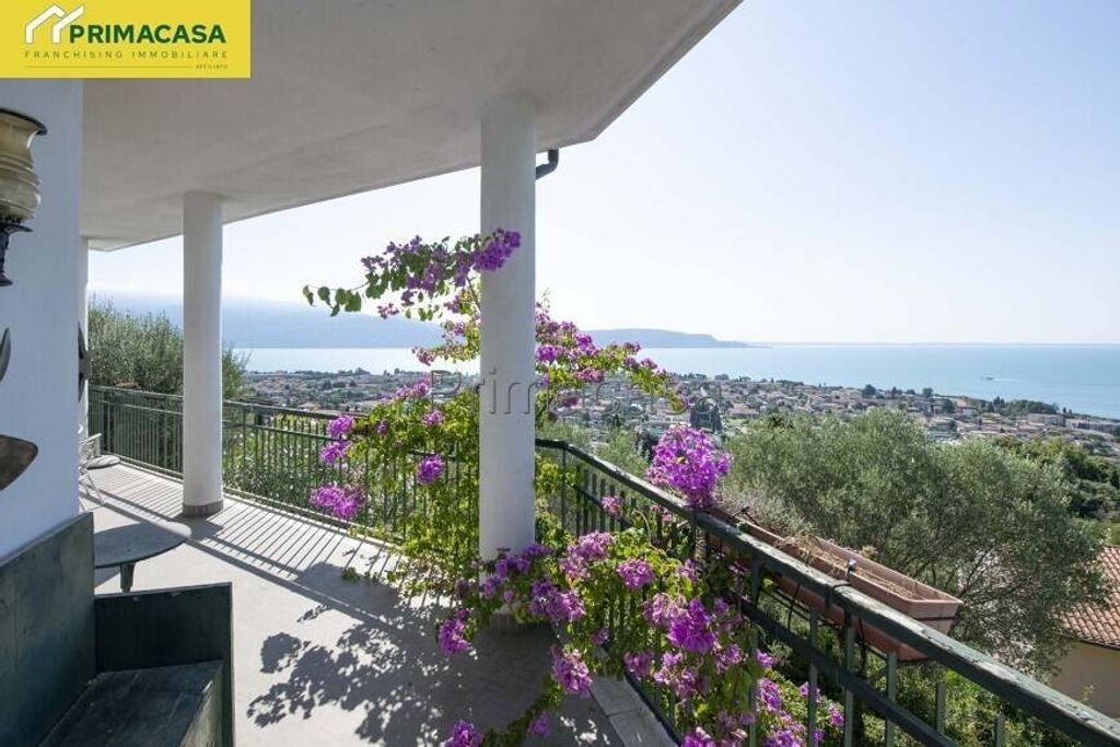 Luxury House for sale in Toscolano Maderno, 845 000 €, Photo 1