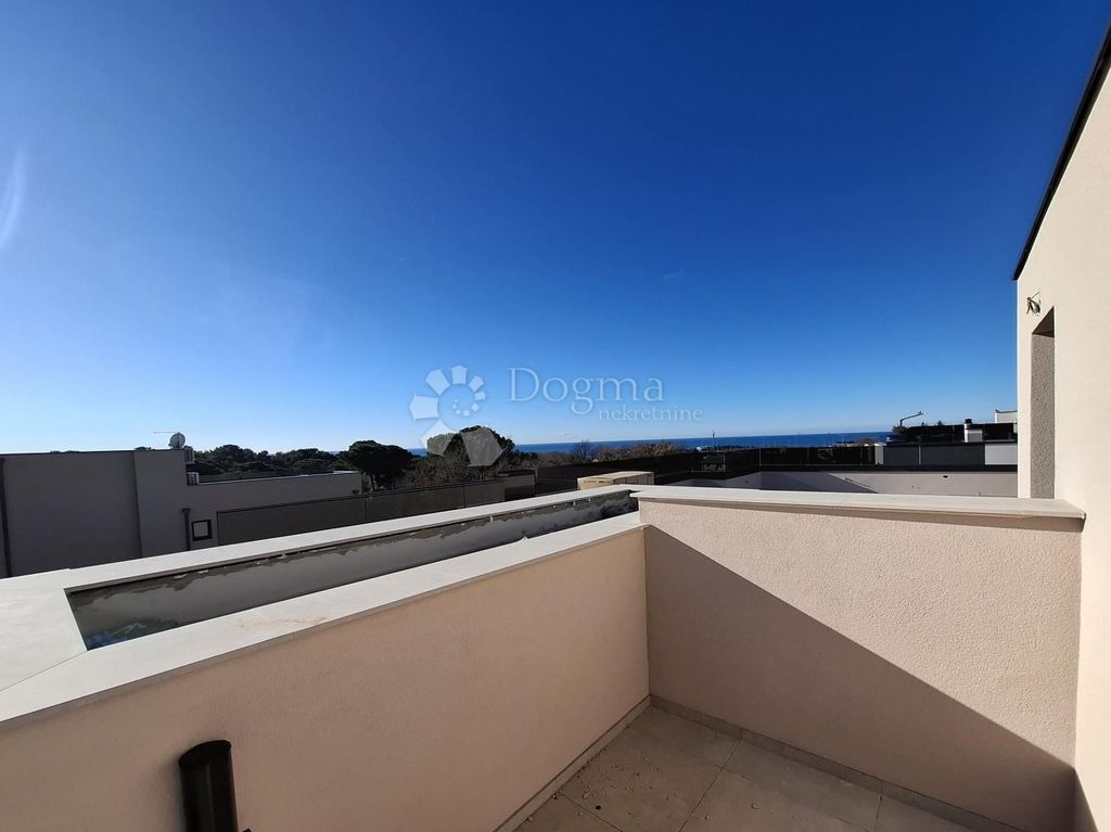Appartement de luxe à vendre à Porec, 475 000 €, Photo 1