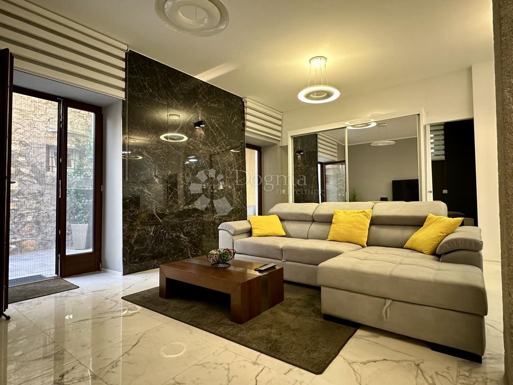 Appartement de luxe à vendre à Porec, 530 000 €, Photo 1