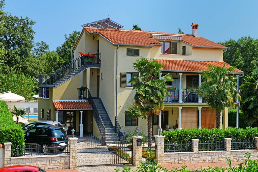 Luxury House for sale in Porec, 1 100 000 €, Photo 1