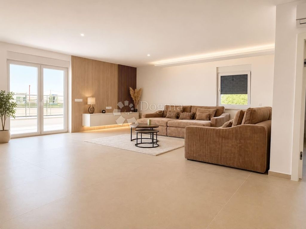 Appartement de luxe à vendre à Porec, 850 000 €, Photo 1