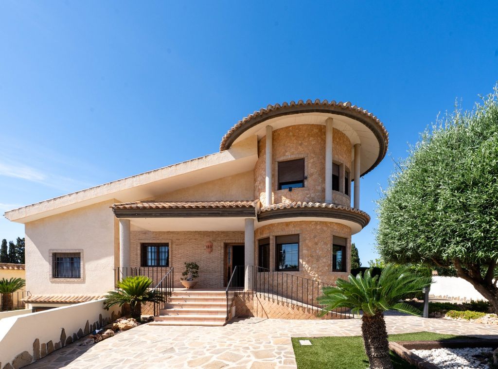 Luxury House for sale in Murcia, 935 000 €, Photo 1