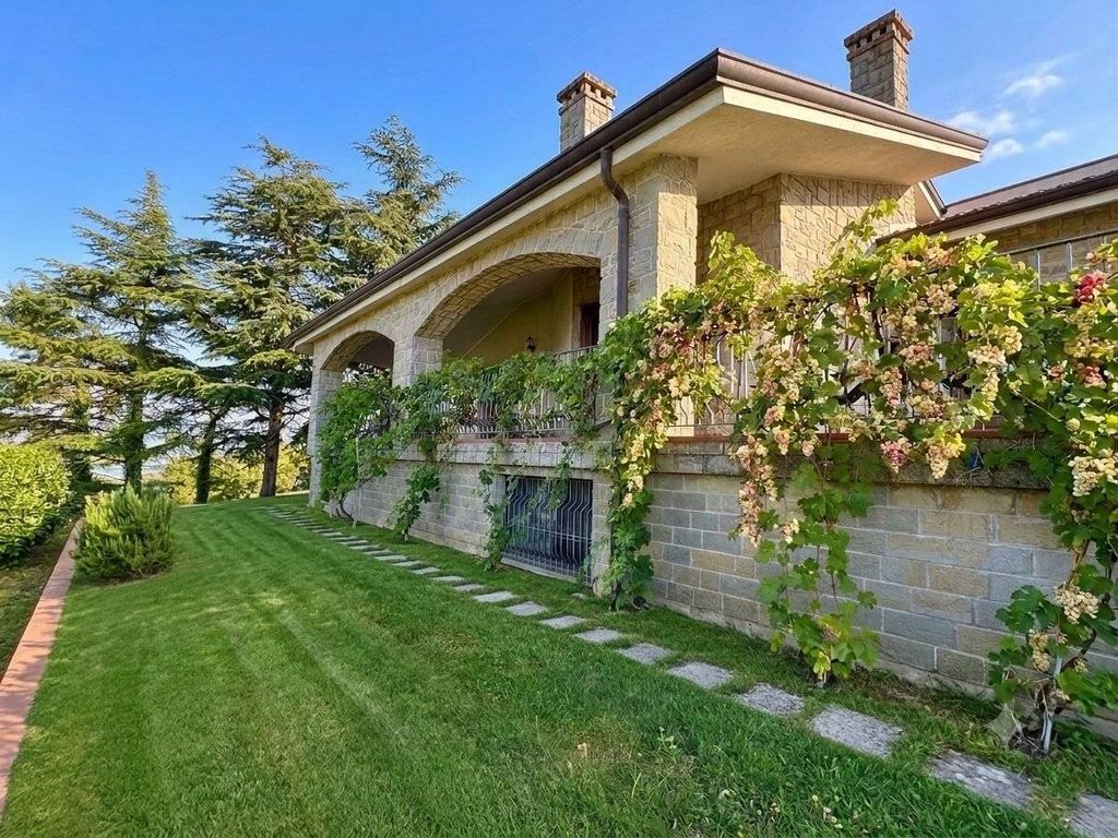 Luxury House for sale in Muggia, 680 000 €, Photo 1