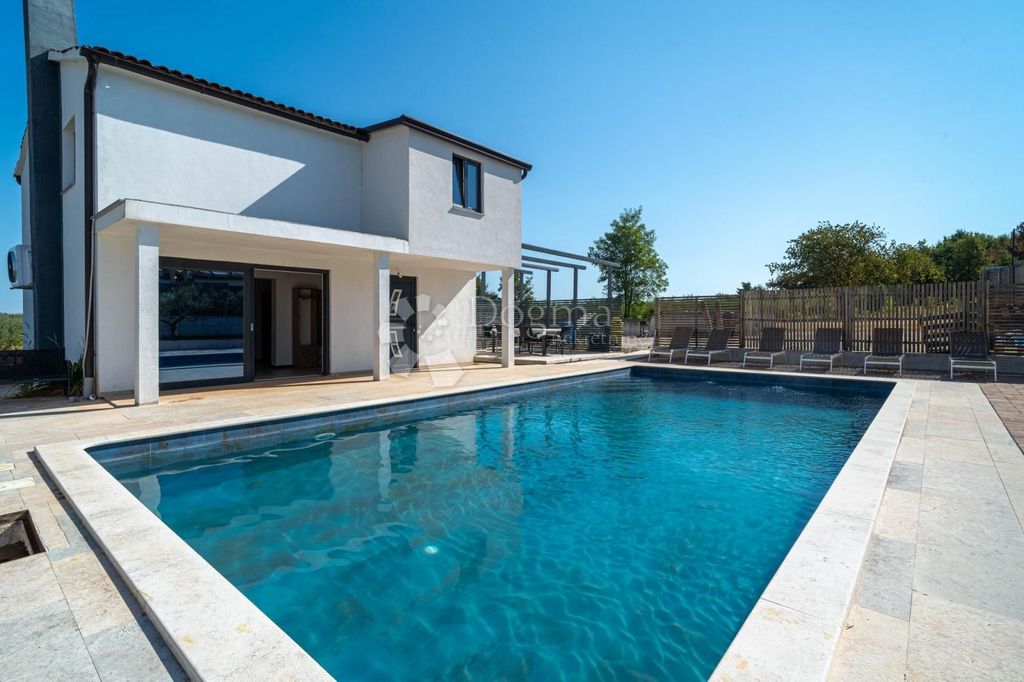 Maison de luxe à vendre à Porec, 550 000 €, Photo 2