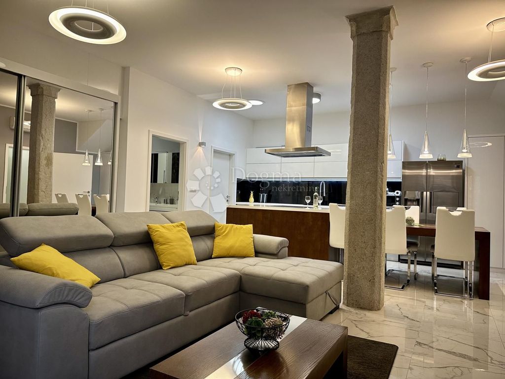 Appartement de luxe à vendre à Porec, 530 000 €, Photo 2