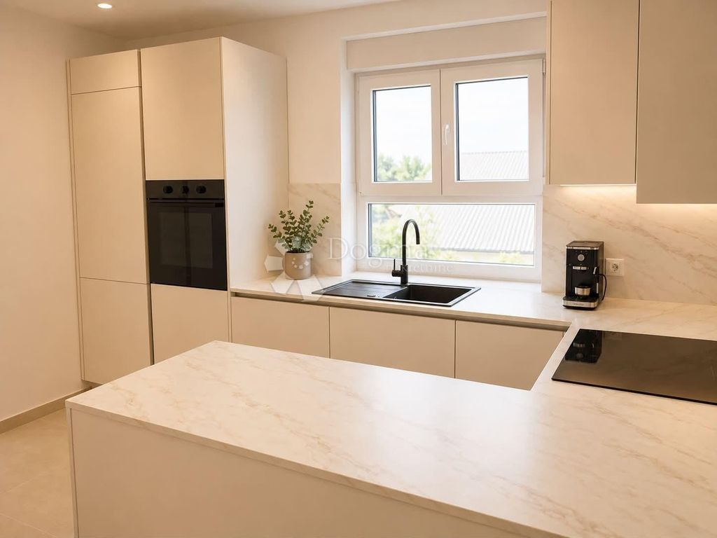 Appartement de luxe à vendre à Porec, 850 000 €, Photo 3