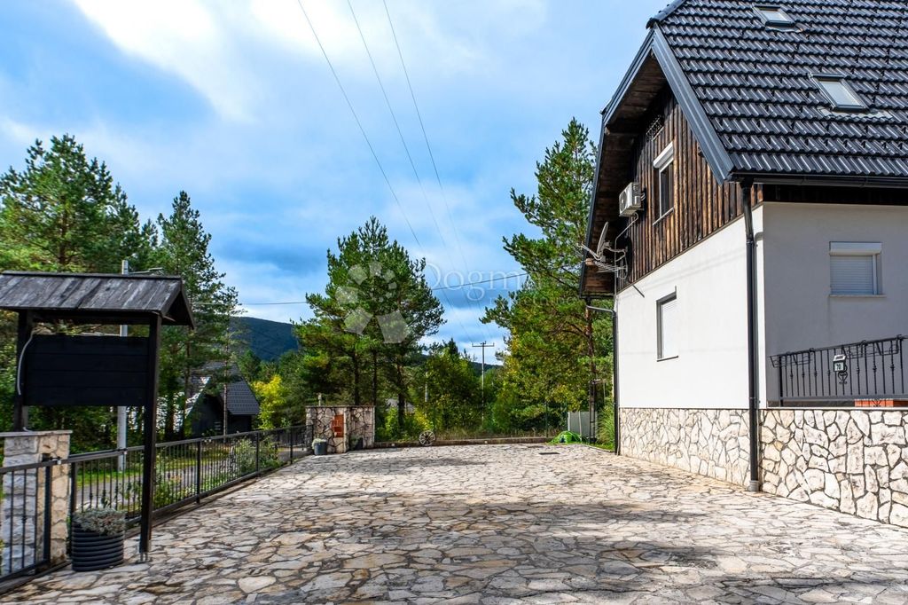 Luxury House for sale in Jezerce, 880 000 €, Photo 3