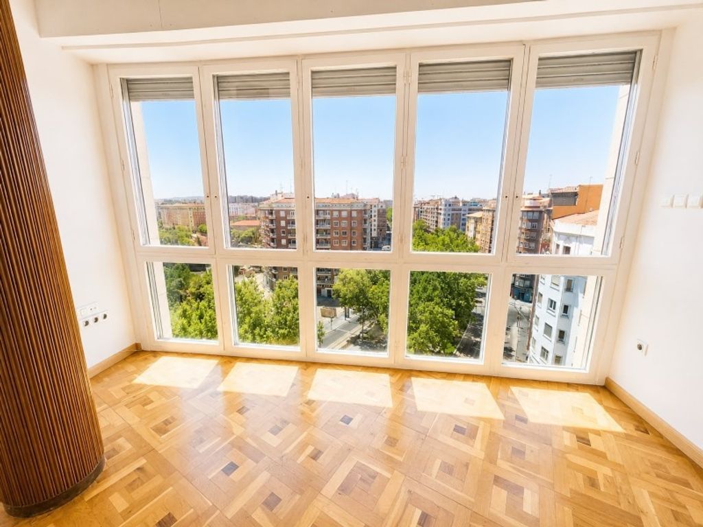 Luxury Apartment for sale in Zaragoza, 670 000 €, Photo 6