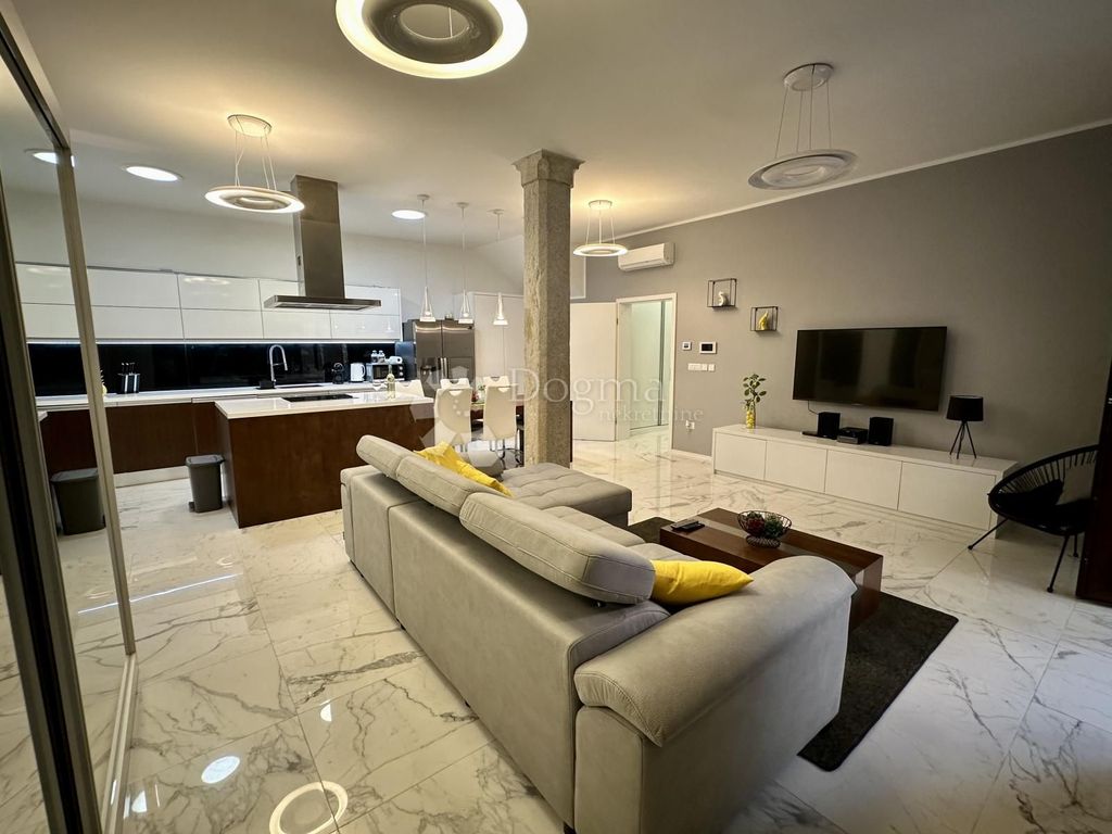 Appartement de luxe à vendre à Porec, 530 000 €, Photo 6