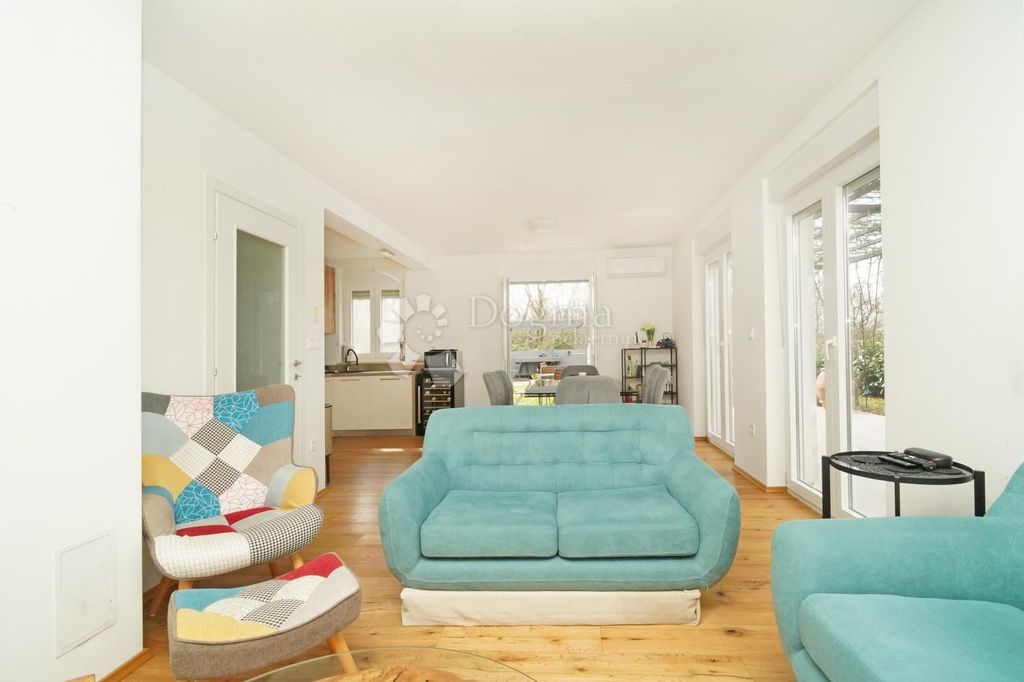 Maison de luxe à vendre à Porec, 450 000 €, Photo 7