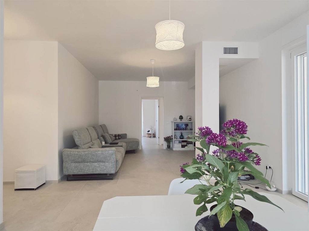 Luxury Apartment for sale in Monopoli, 445 000 €, Photo 1