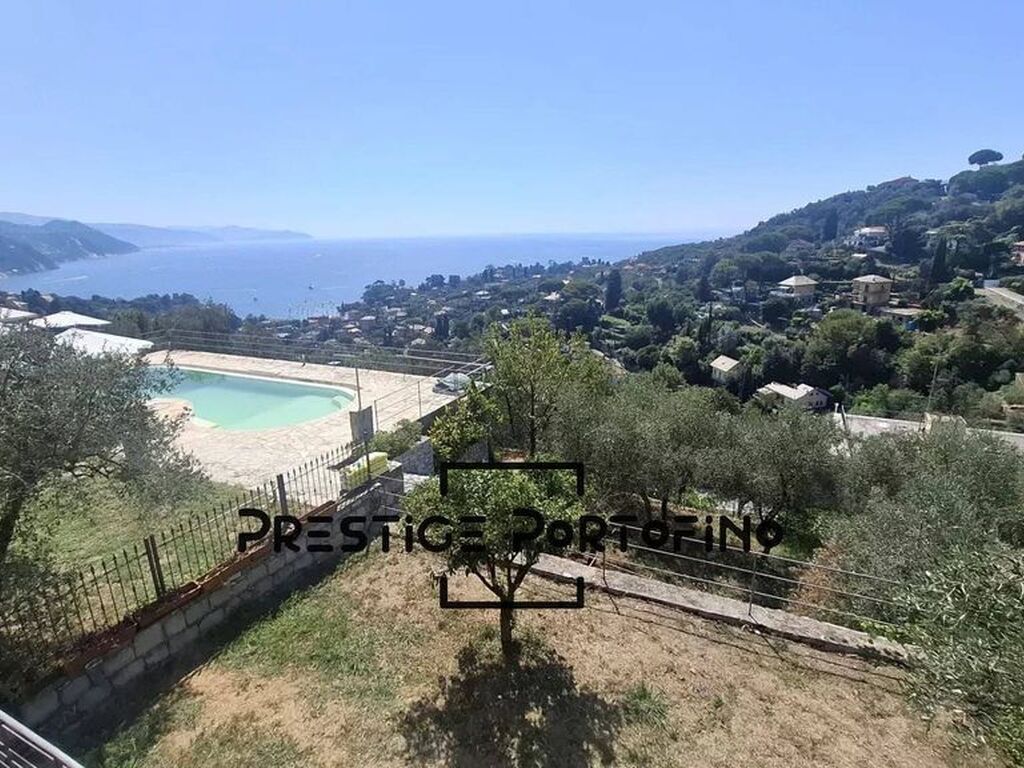 Luxury House for sale in Rapallo, 950 000 €, Photo 1