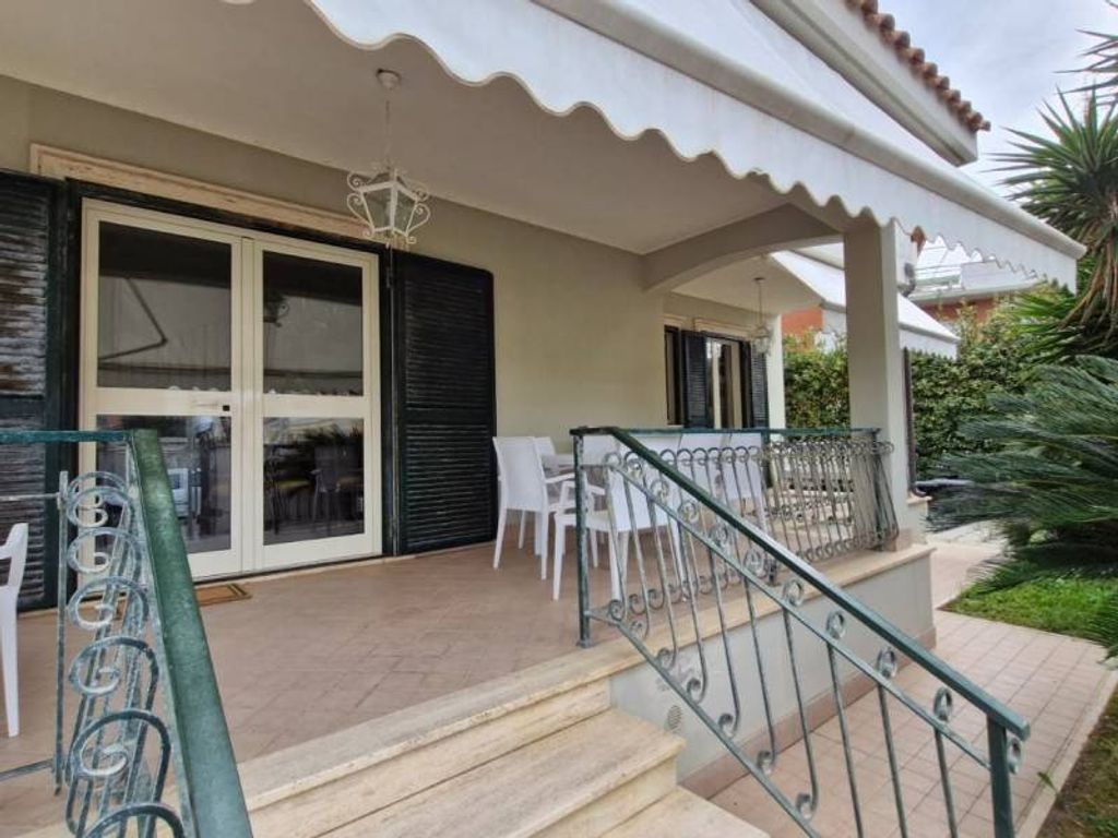 Luxury House for sale in Anzio, 560 000 €, Photo 1