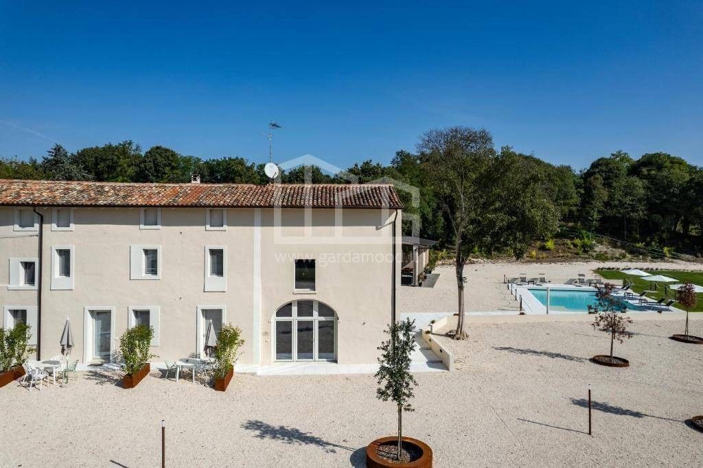 Maison de luxe à vendre à Volta Mantovana, 1 500 000 €, Photo 1