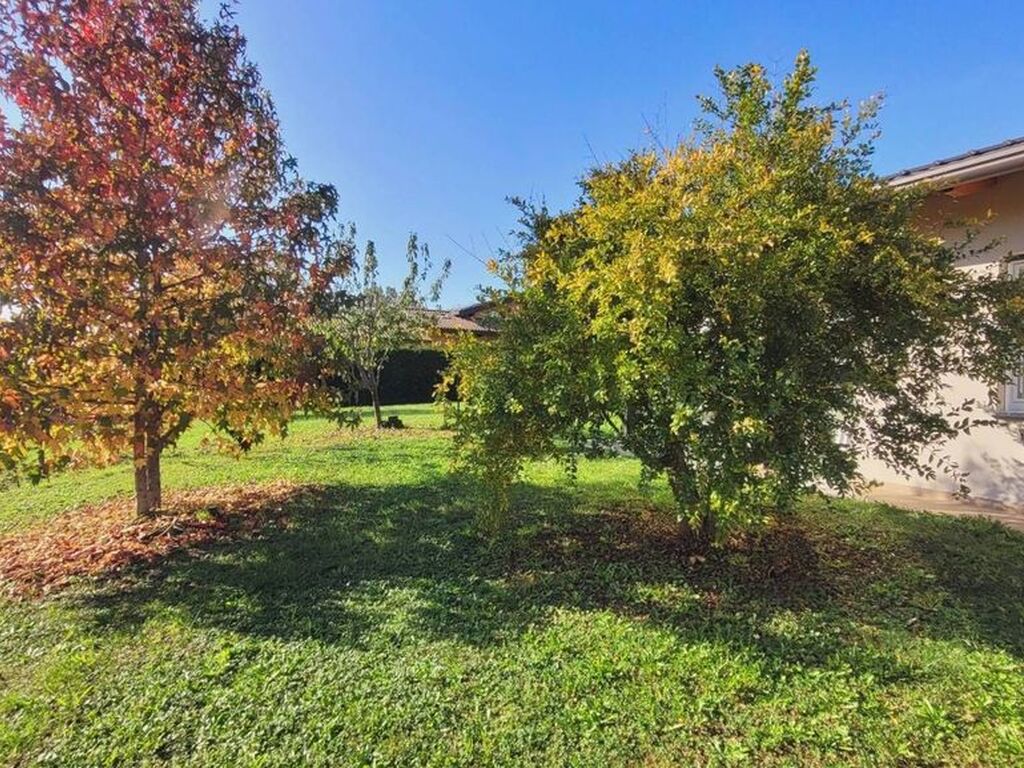 Luxury House for sale in Carnago, 620 000 €, Photo 2
