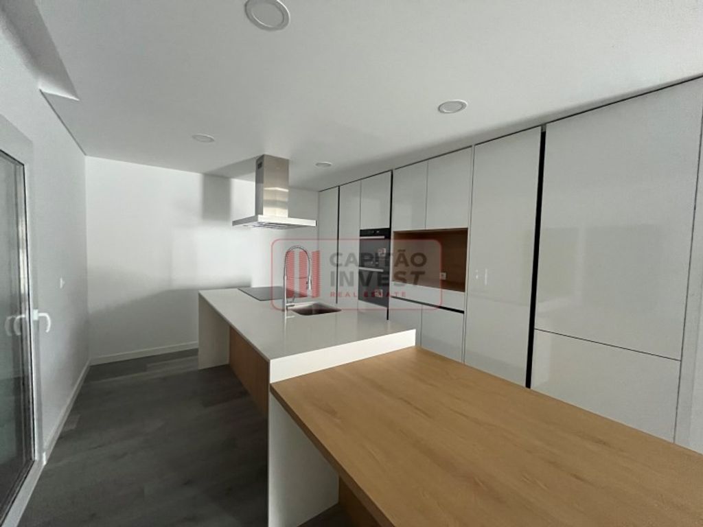 Luxury Apartment for sale in Seixal, 585 000 €, Photo 2