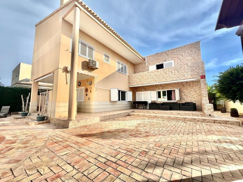 Maison de luxe à vendre à Torrevieja, 1 155 000 €, Photo 2