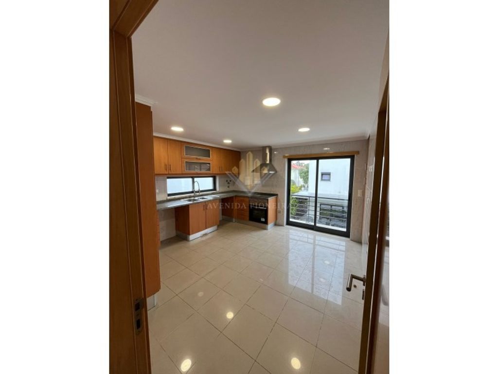 Maison de luxe à vendre à Almada, 695 000 €, Photo 4