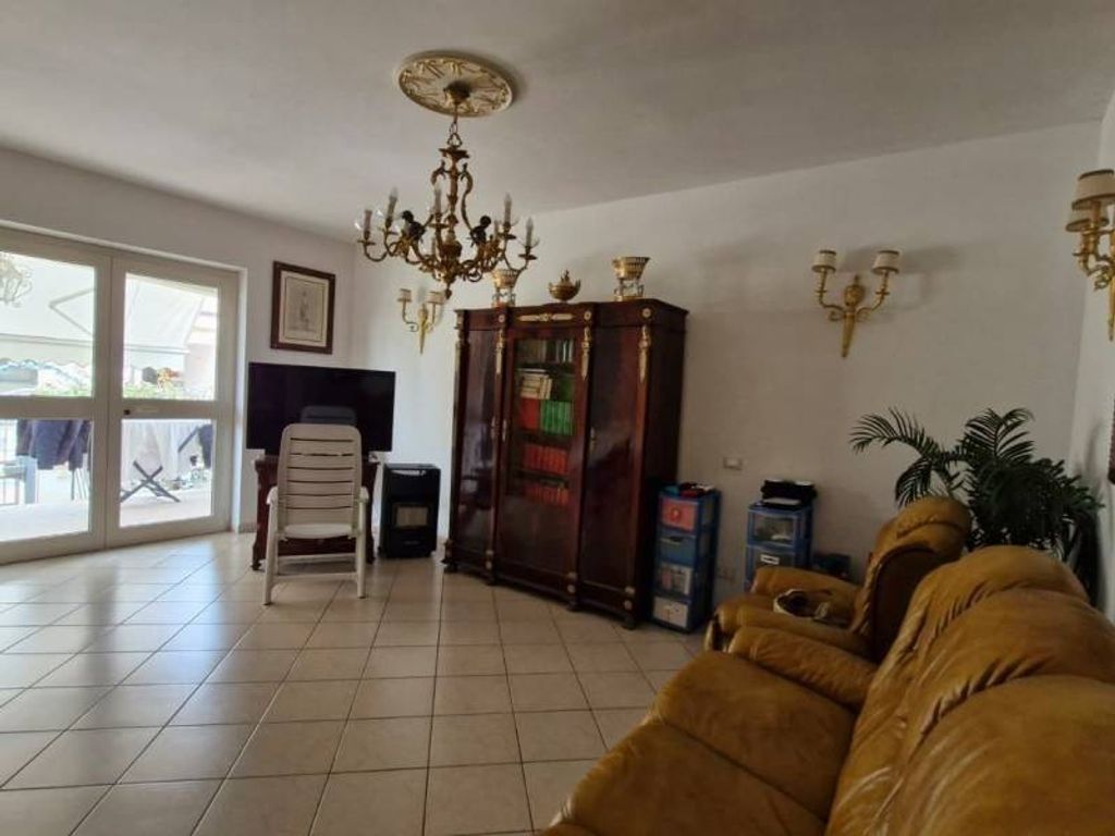 Maison de luxe à vendre à Anzio, 560 000 €, Photo 4