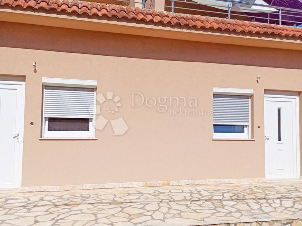 Maison de luxe à vendre à Obrovac, 430 000 €, Photo 4