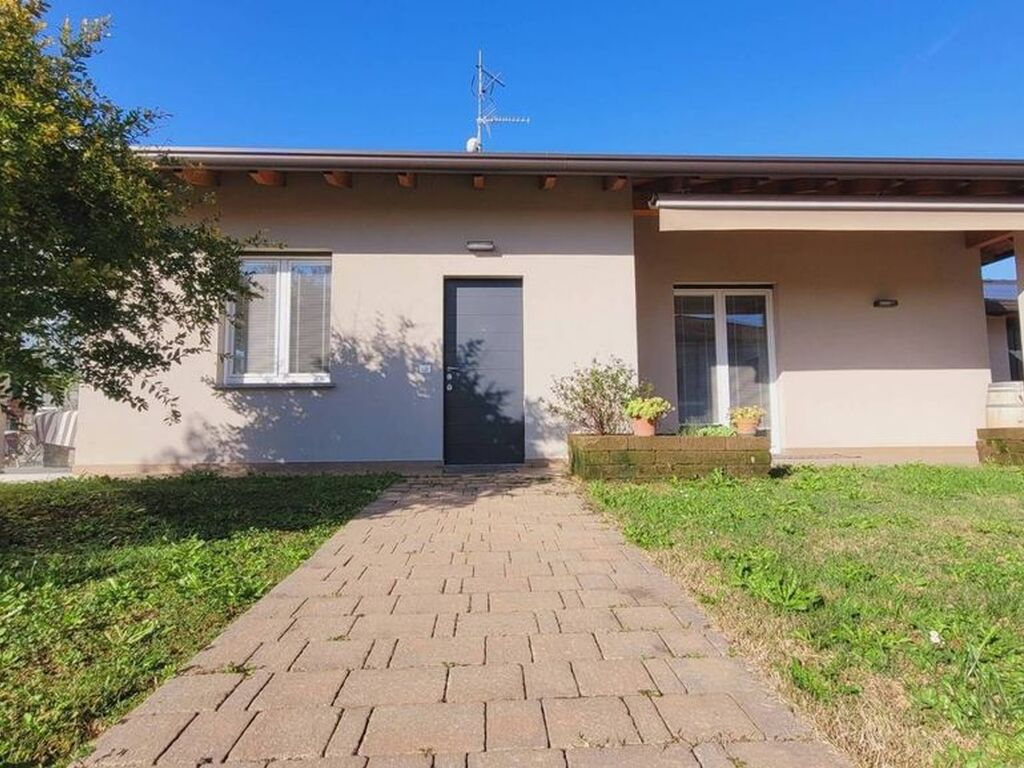 Luxury House for sale in Carnago, 620 000 €, Photo 6