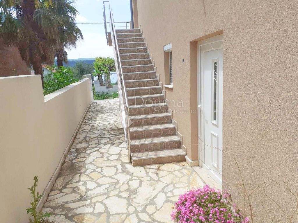 Maison de luxe à vendre à Obrovac, 430 000 €, Photo 6