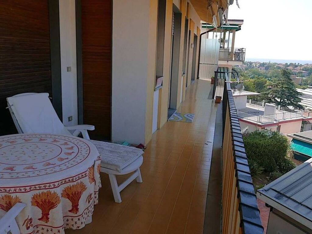 Luxury House for sale in Vallecrosia, 700 000 €, Photo 1