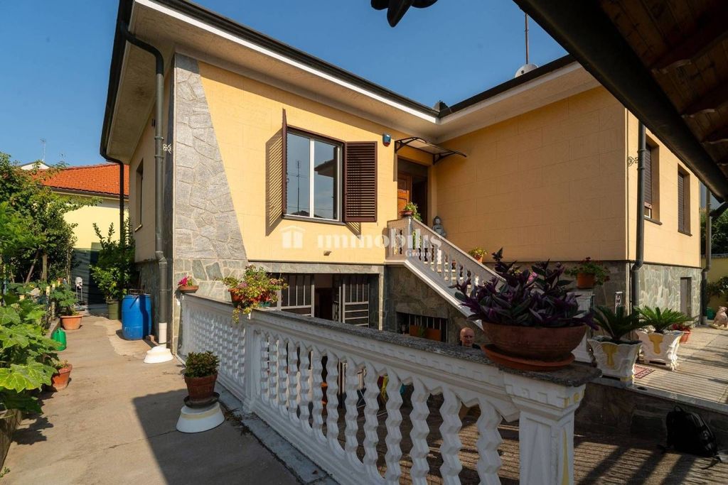 Luxury House for sale in Grugliasco, 409 000 €, Photo 1