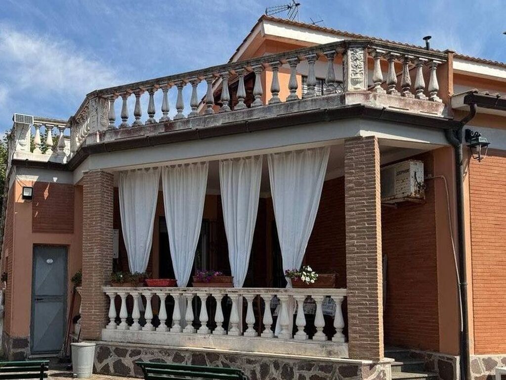 Luxury House for sale in Anzio, 490 000 €, Photo 1