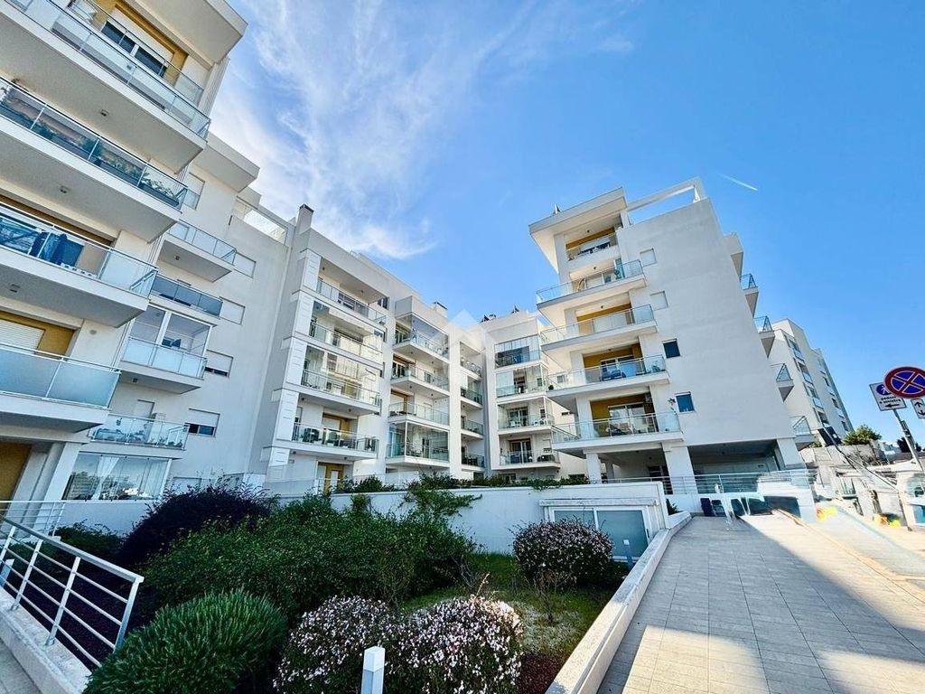 Luxury Apartment for sale in Monopoli, 448 000 €, Photo 1